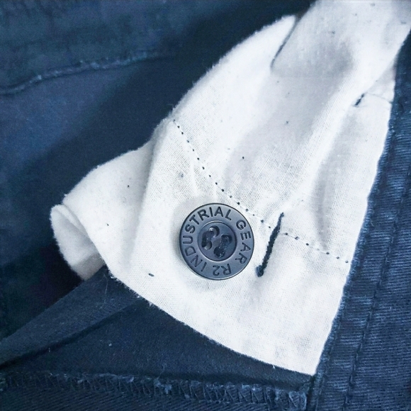 Men's Navy Cargo Shorts - Picture 4 of 7